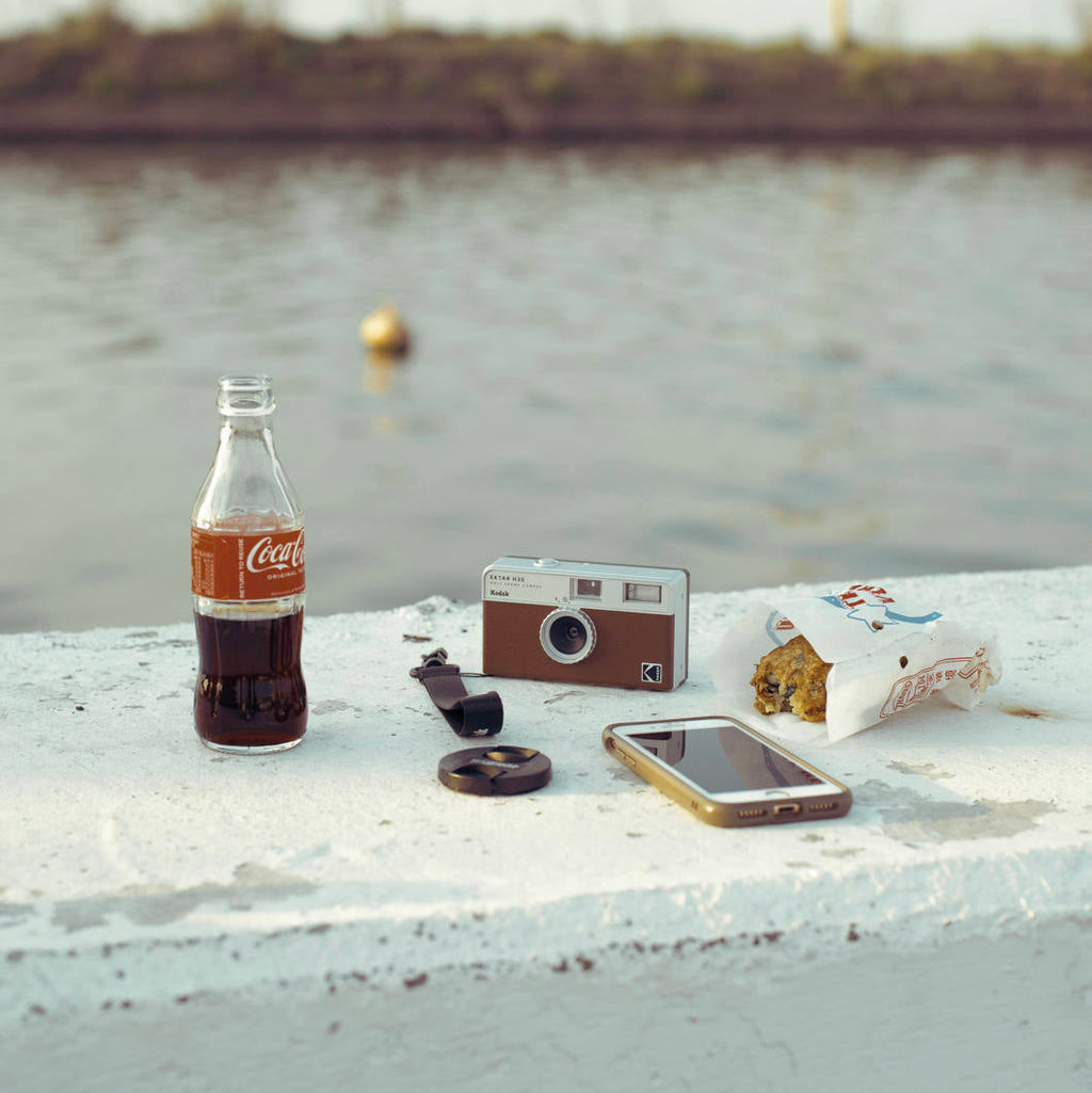 Kodak EKTAR H35 Half Frame Camera, compact instant camera with vintage design, ready for colorful instant photos.