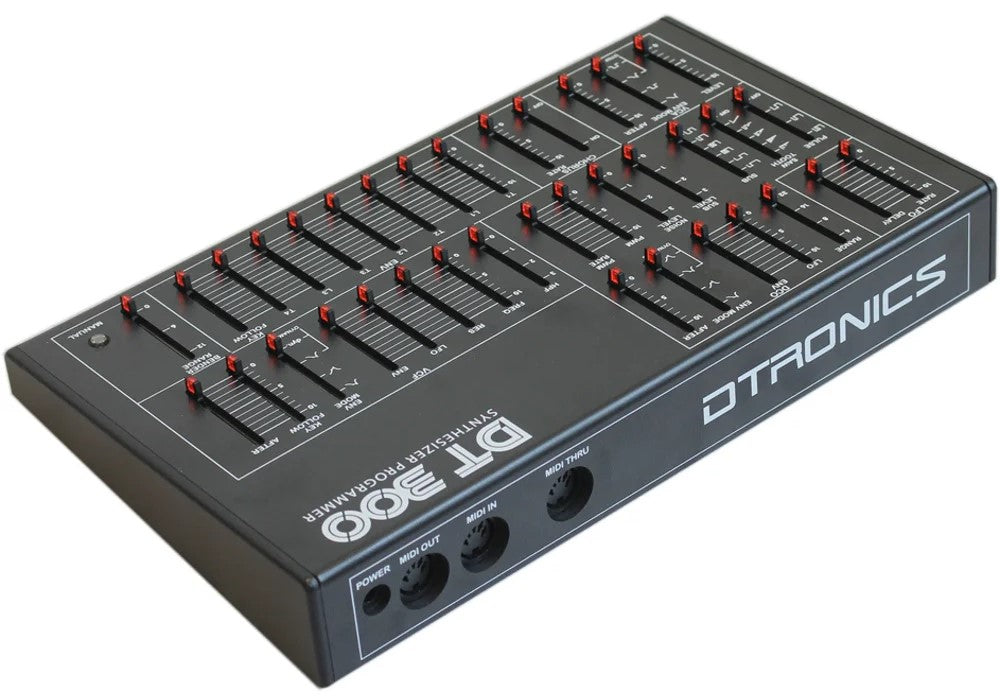 Dtronics DT-300 V2 synthesizer module with knobs and buttons, designed as a Vervanger for Roland PG-300.