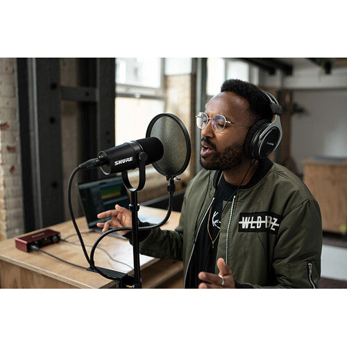 Shure MV7X dynamic microphone with black finish, featuring a cardioid capsule and professional audio equipment design.
