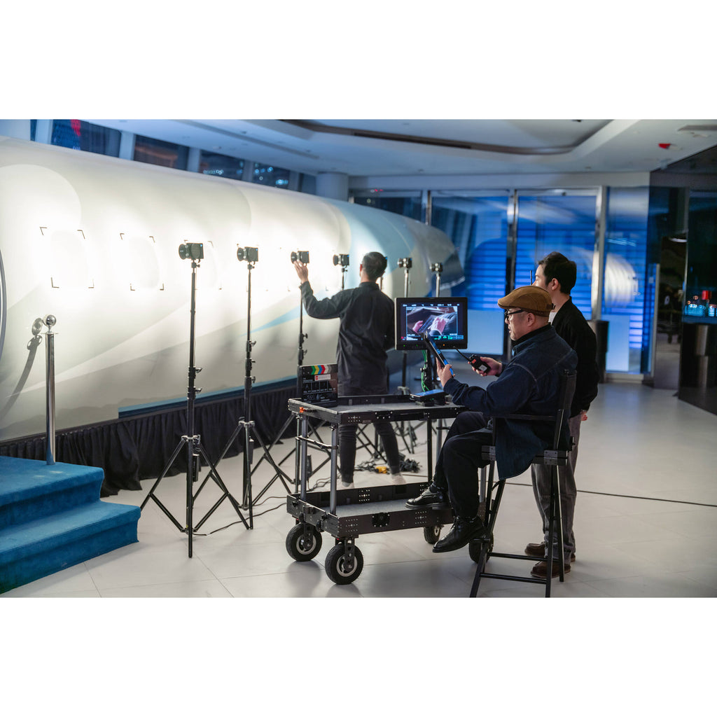 Zhiyun Molus X100 bi-color LED light panel with adjustable brightness and color temperature, ideal for professional photography and video.