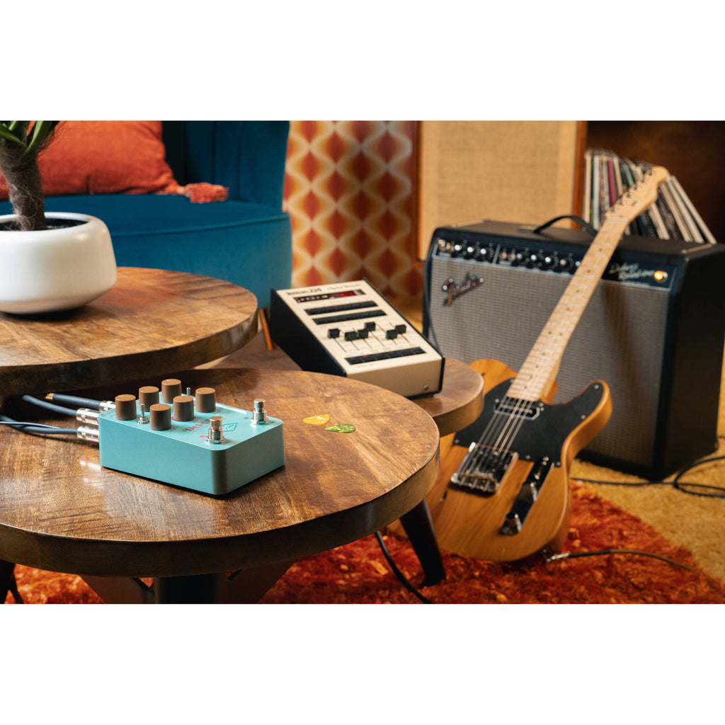 Universal Audio UAFX Del-Verb Ambience Companion