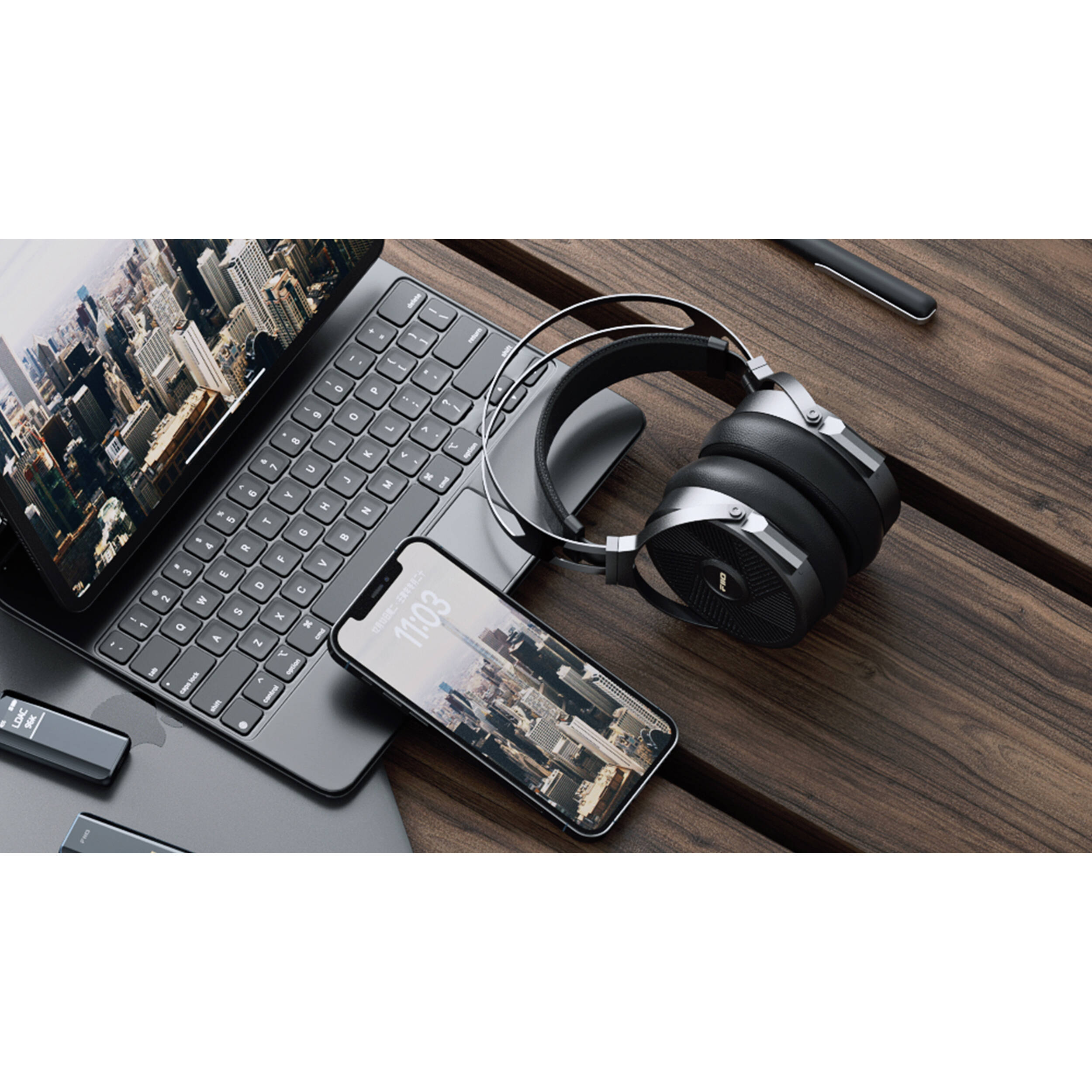 FiiO FT5 wired headphones with in-ear design and black ear tips, featuring inline remote and microphone for hands-free calls.