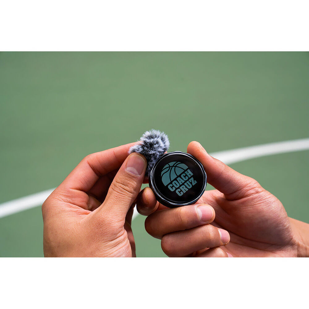 Saramonic BlinkMe U2 creator wireless microphone system with compact transmitter and receiver for high-quality audio recording.