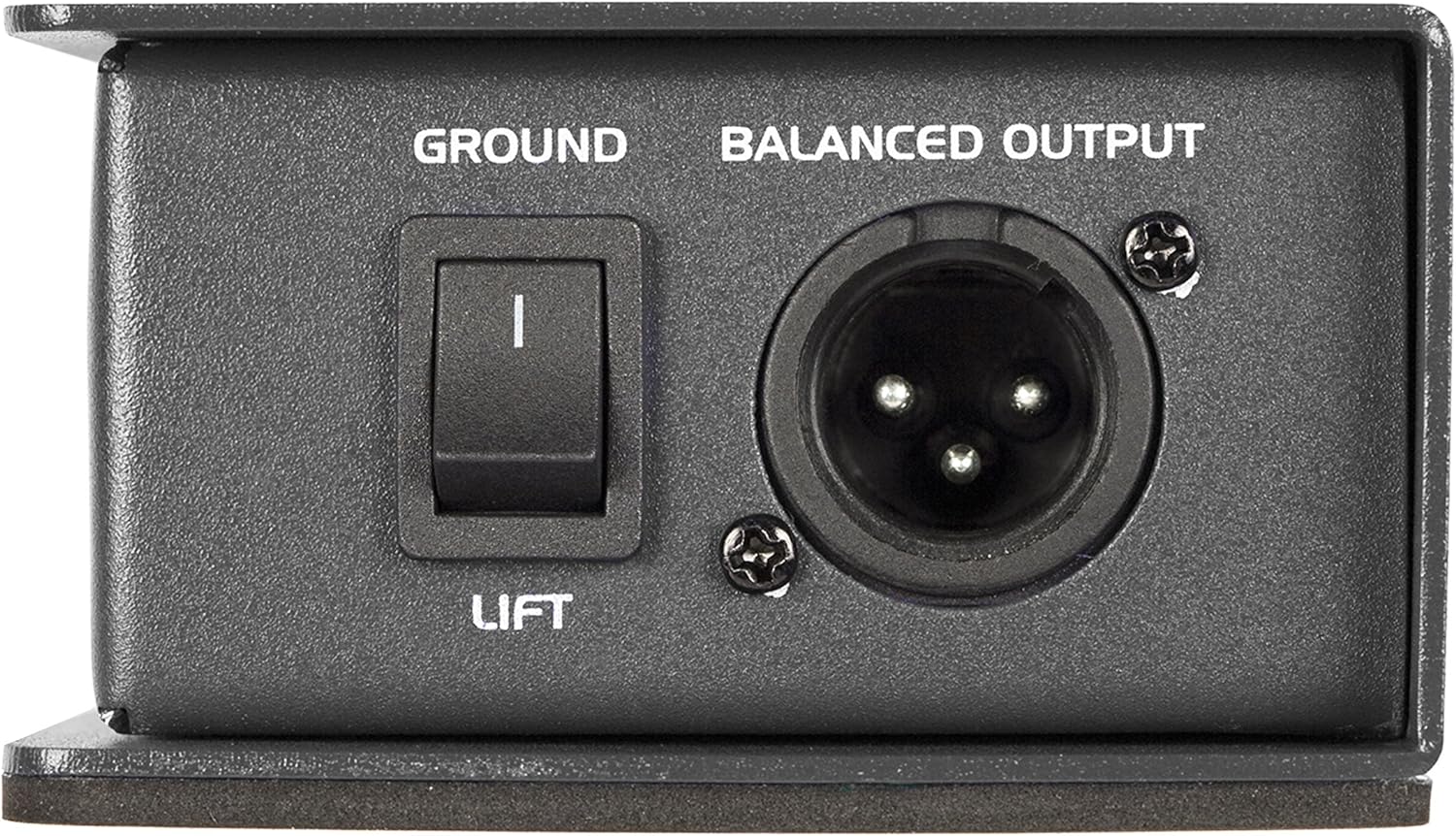 Samson MD1 DI box with input and output jacks, compact audio interface for professional sound connection and signal distribution.