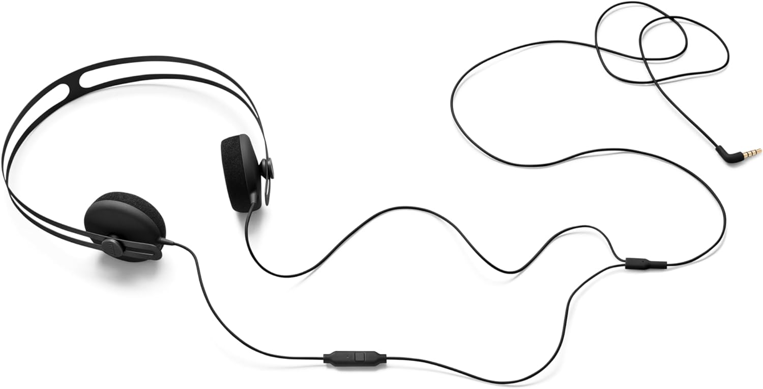 AIAIAI Tracks wired headphones in black, with cable