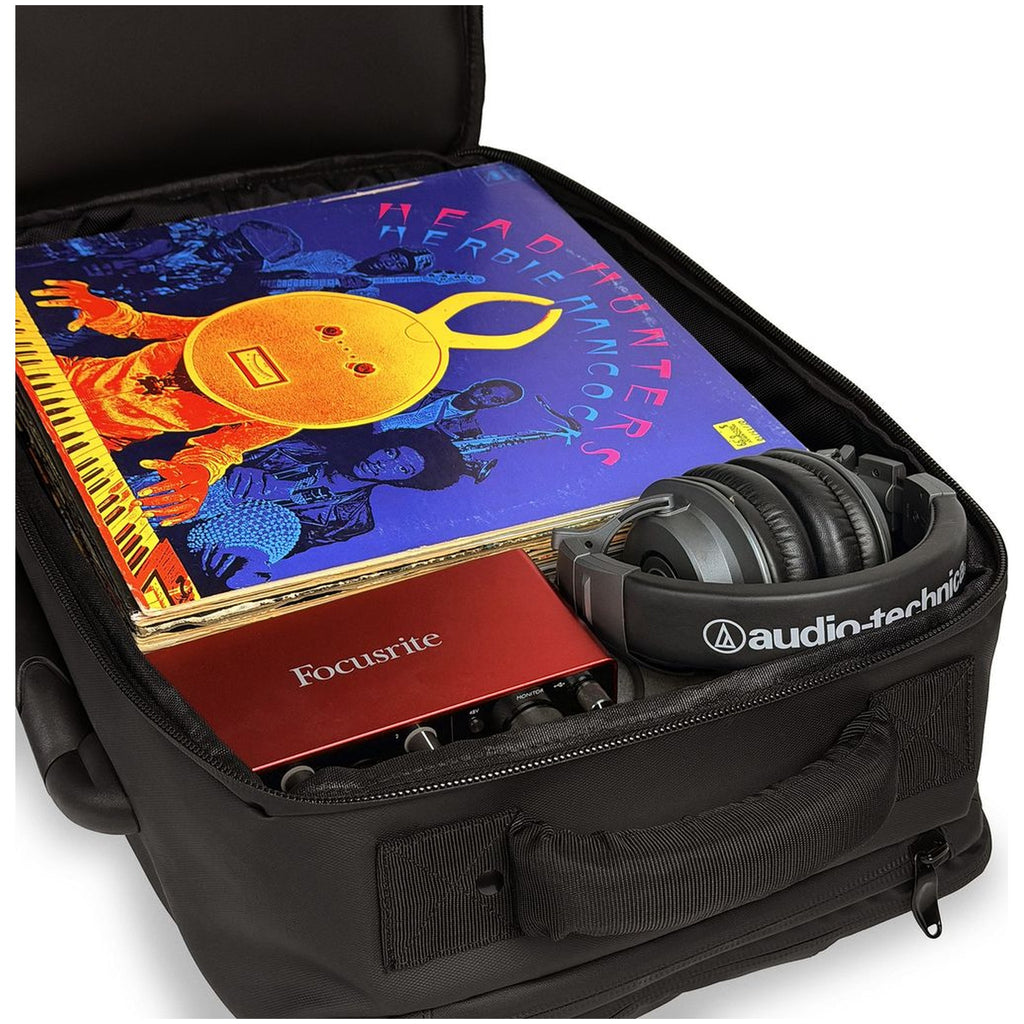 Analog Cases Trakpack Roll, packed vinyl headphones