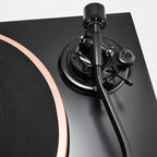 Argon Audio AURORA tonearm and Ortofon Concorde Music Blue cartridge close-up