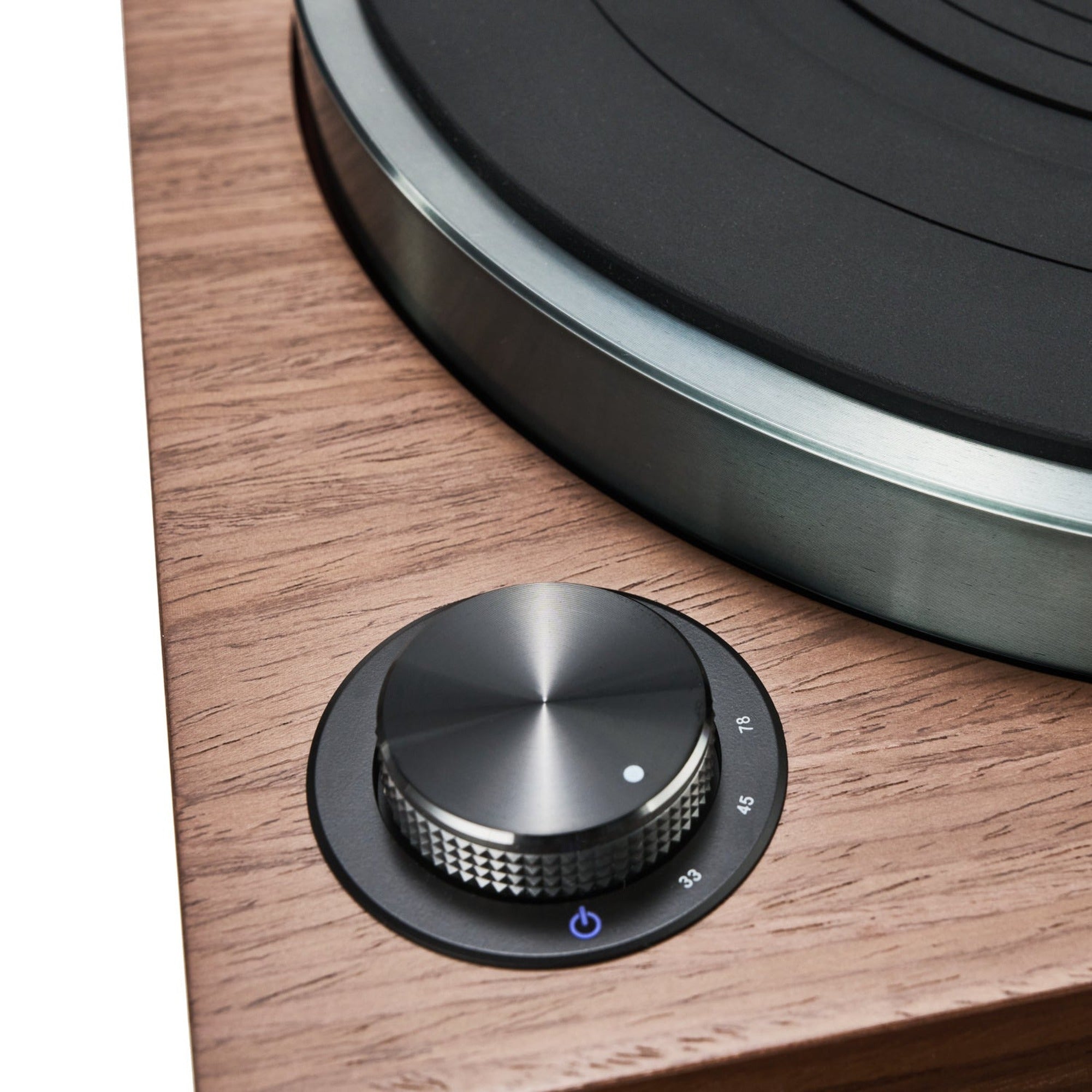 Argon Audio AURORA walnut, speed control knob close-up