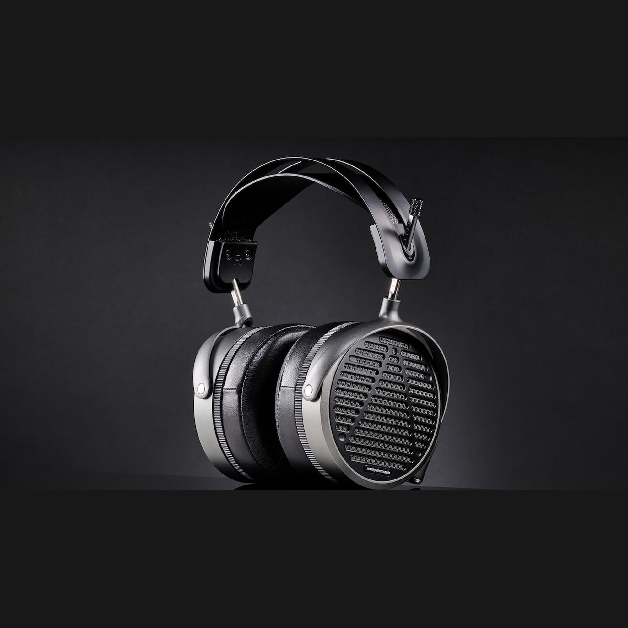 Audeze MM-520 — lifestyle