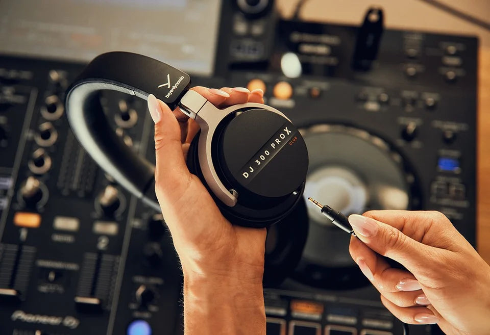 Beyerdynamic DJ 300 Pro X Club DJ headphones, alternate view 9