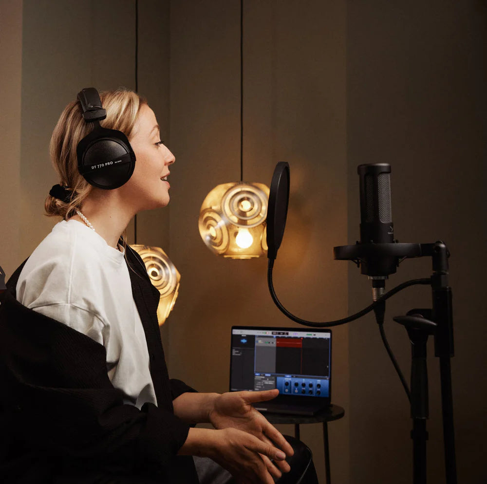 Beyerdynamic DT 770 Pro (80 Ω) studio headphones