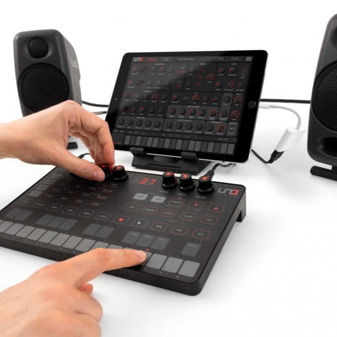 IK Multimedia iLoud Micro Monitors desktop speakers in black
