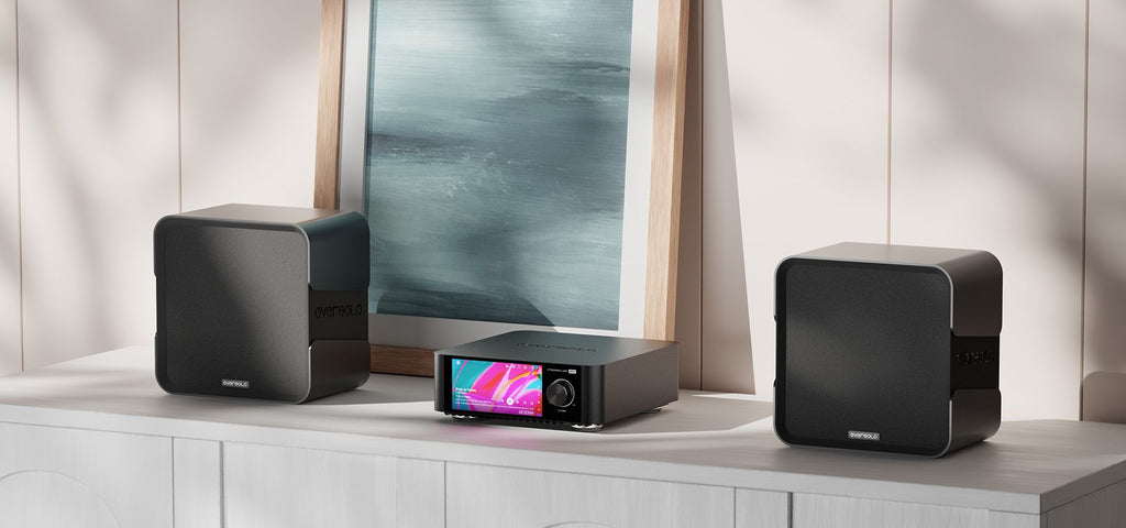 Eversolo Play music streamer device with sleek black finish and front display, designed for high-quality audio streaming.