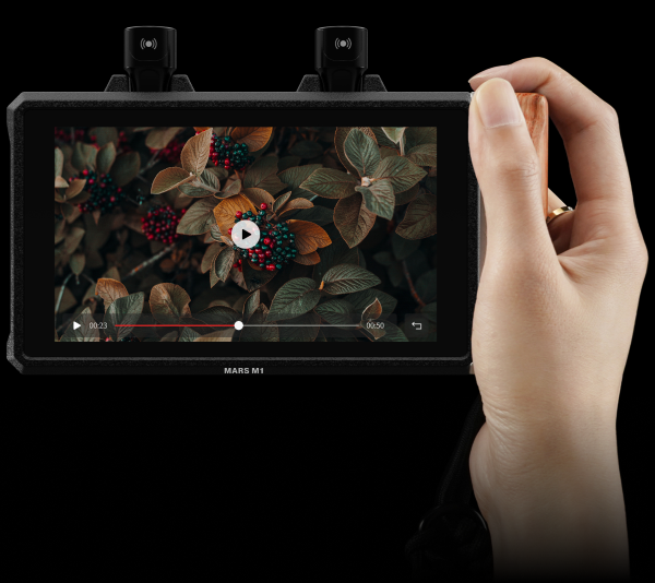 Hollyland Mars M1 Enhanced video monitors set with two compact, wireless HDMI monitors for professional video production.