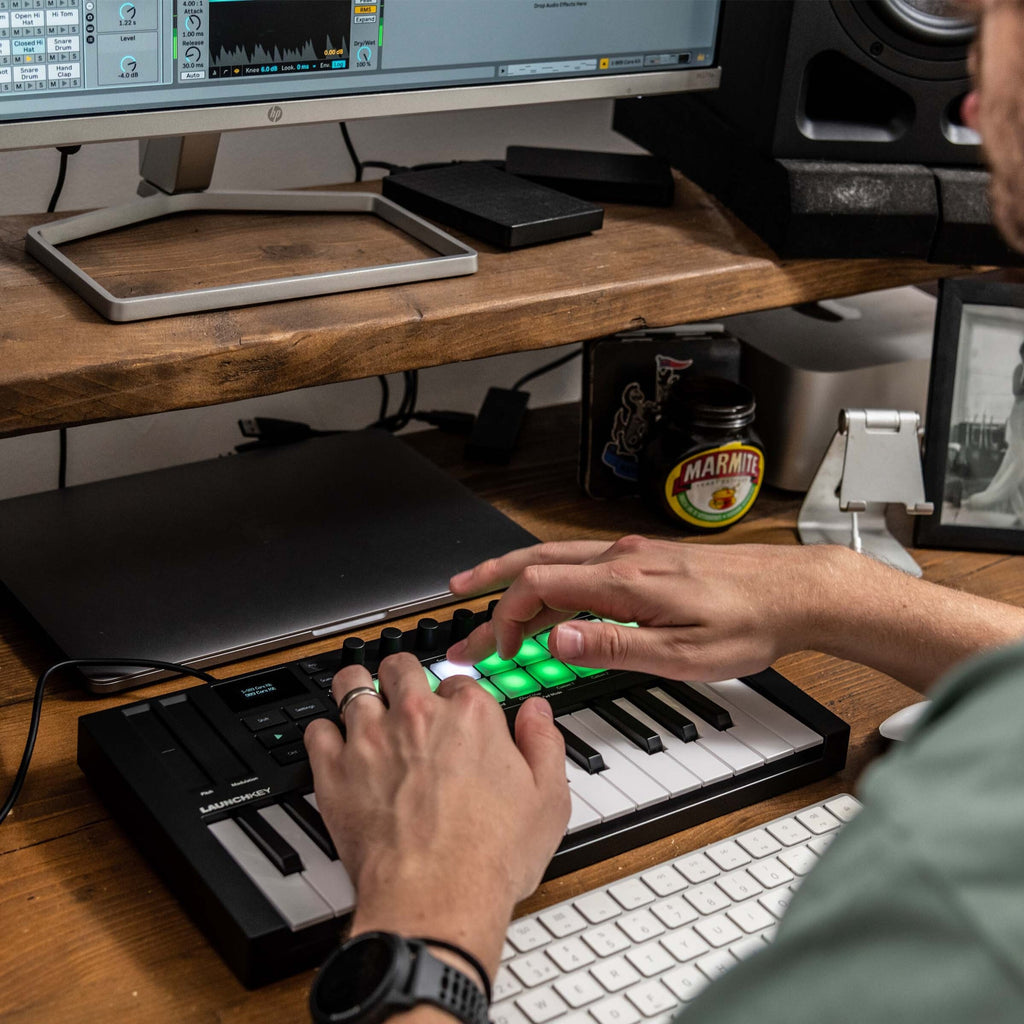 Novation Launchkey Mini 37 MK4 MIDI keyboard