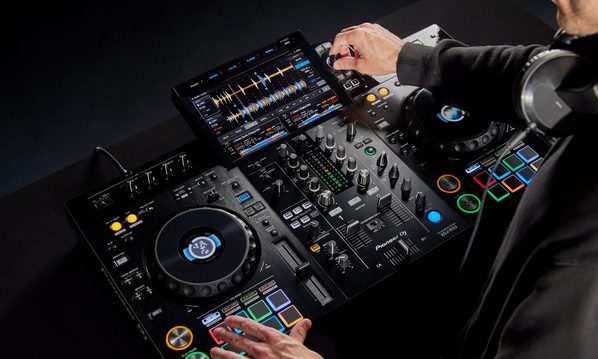 Pioneer XDJ-RX3 DJ media player