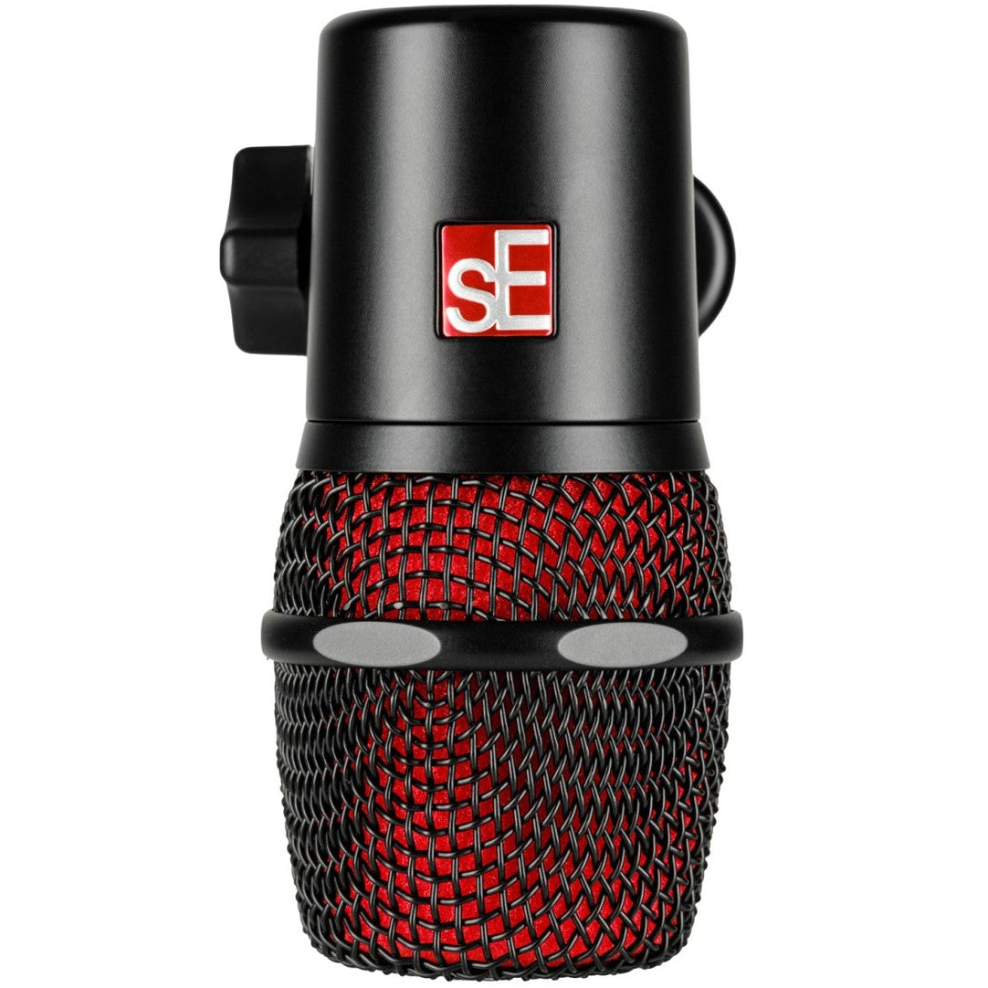 SE Electronics V BEAT dynamic microphone with black metal body and grille, ideal for vocals and live sound recording.