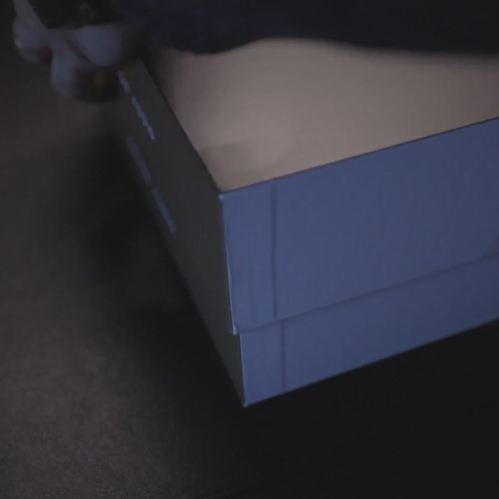 Argon Audio Quiet Storm unboxing video with hard case