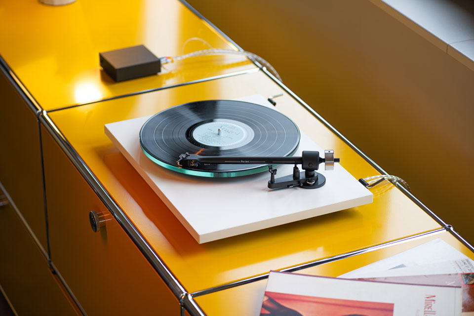 Pro-Ject T2 Super Phono turntable, detail view