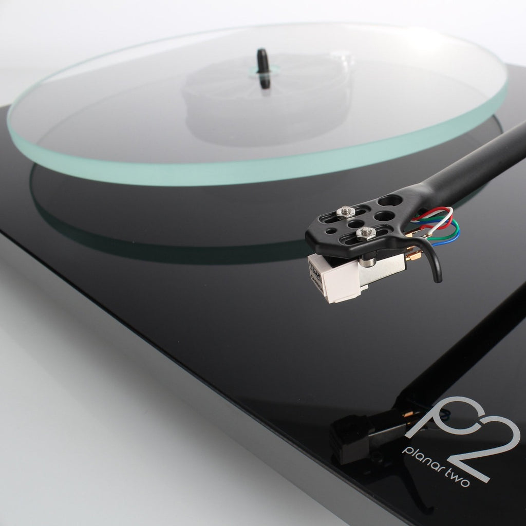 Rega Planar 2 turntable with black finish and Nd3 cartridge, featuring a sleek design and tonearm for high-quality vinyl listening.