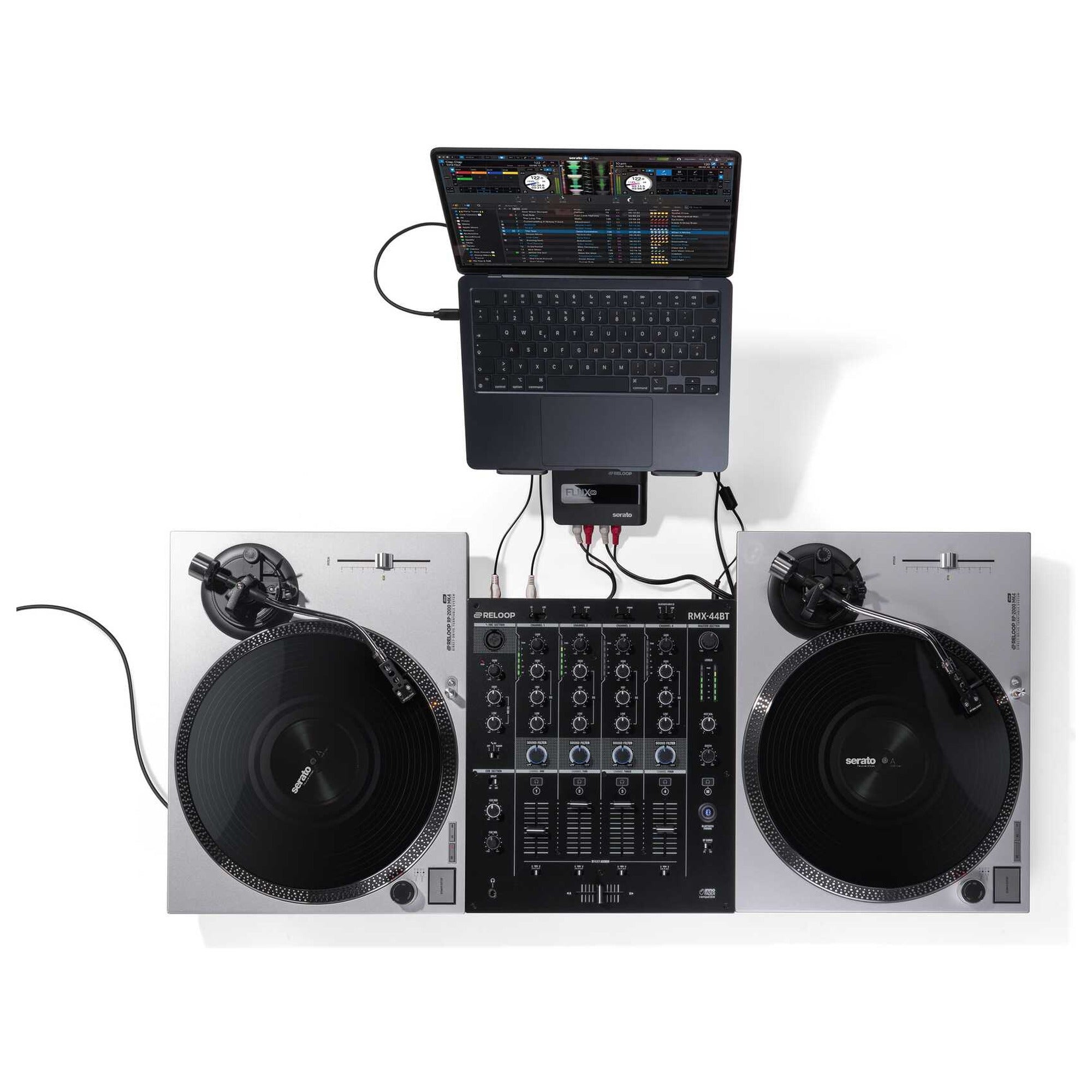 Reloop RP-2000 MK4 Silver turntables in a DVS setup with laptop and mixer