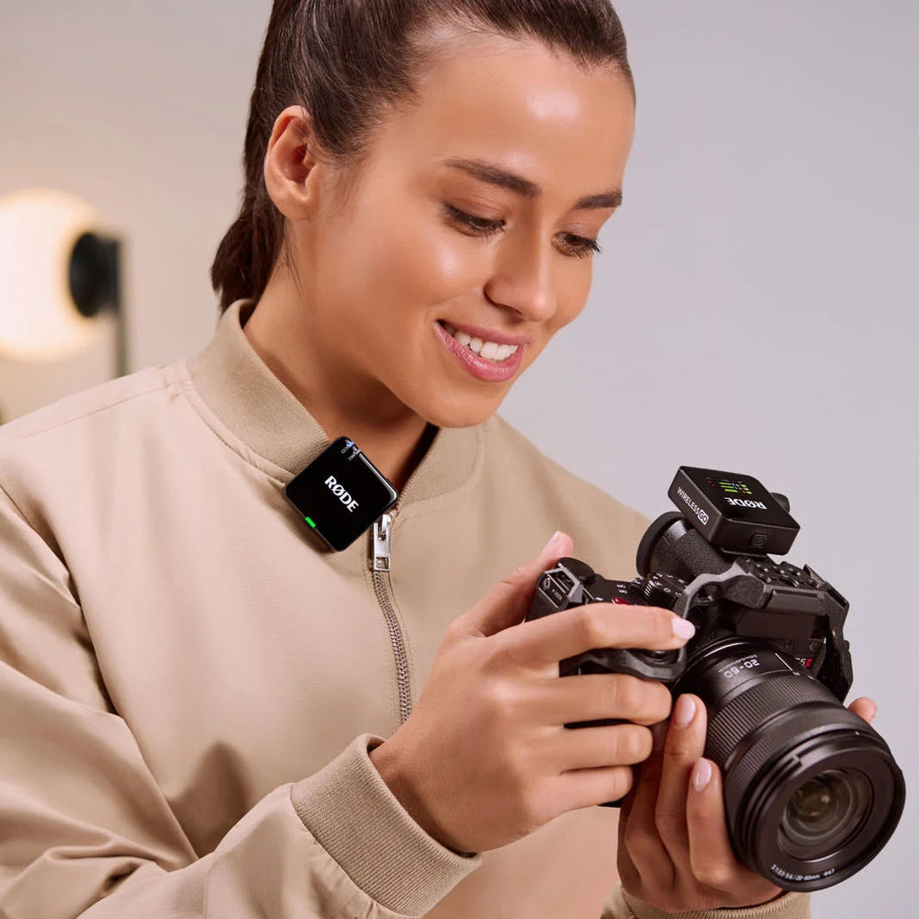 Rode Wireless GO 3 wireless microphone system with compact transmitter and receiver on camera, high-resolution RGB image
