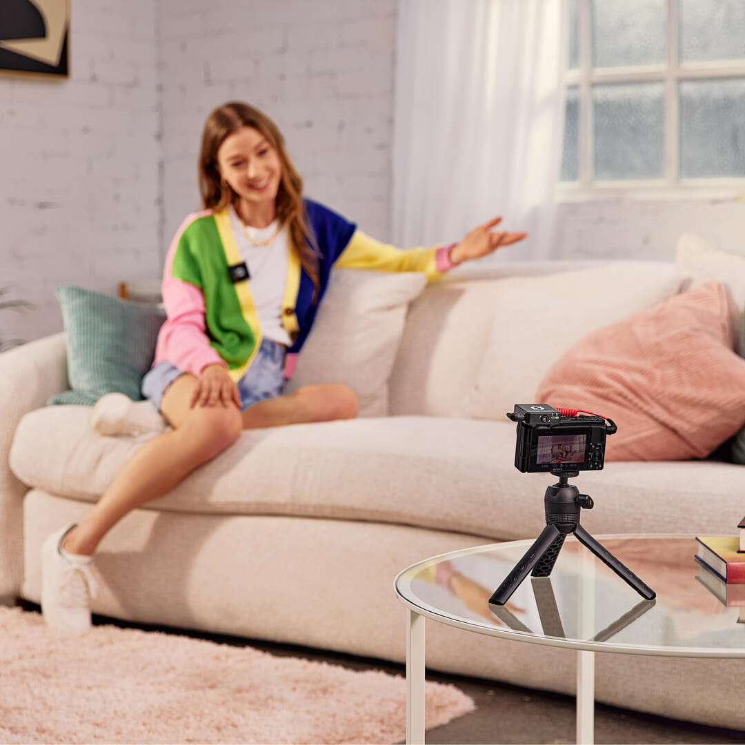 Rode Wireless ME creator wireless microphone systems, black lifestyle shot 3