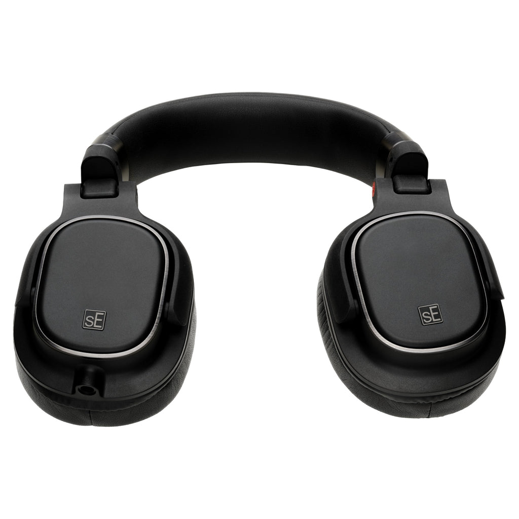 sE Electronics KLS 150 with earcups swivelled flat, front view