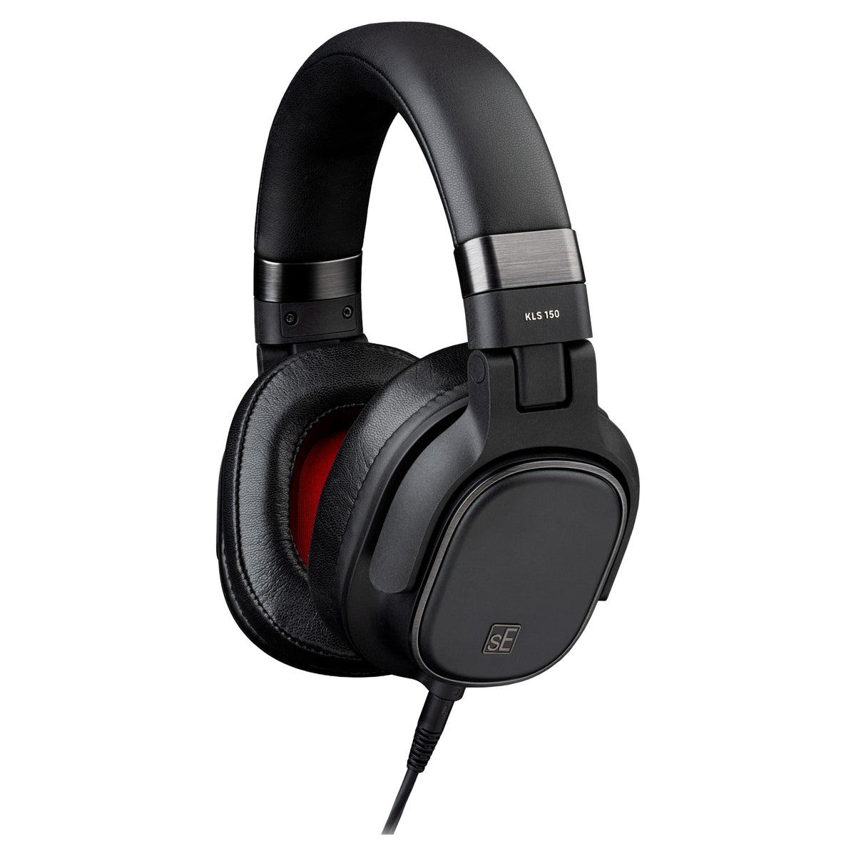 sE Electronics KLS 150 closed-back studio headphones, three-quarter view