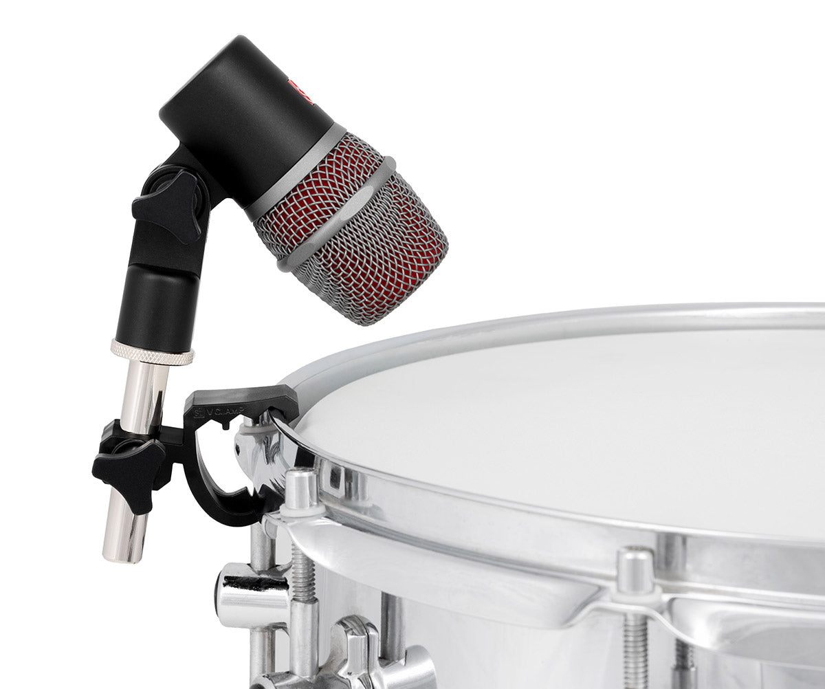 SE Electronics V BEAT dynamic microphone shown with its sleek design and sturdy build, ideal for professional vocal and instrument recording.