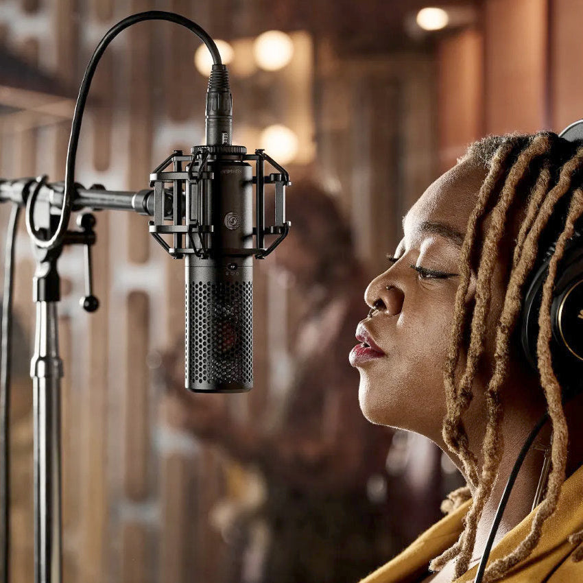 Shure KSM32C/HM condenser microphone from the stage kit, shown with its professional studio design and microphone grille.