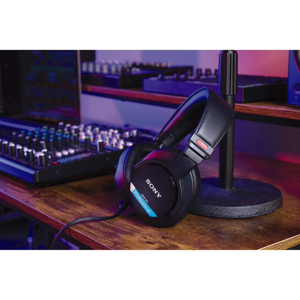 Sony MDR-M1 studio headphones, black alternate view 16