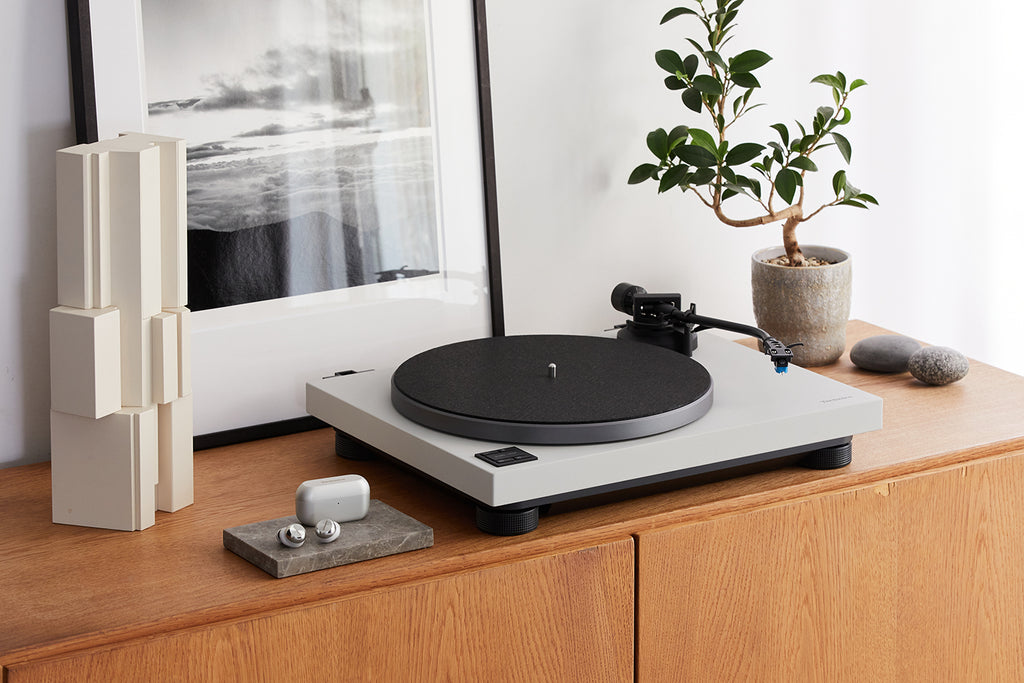 Technics SL-40CBT turntable, black view