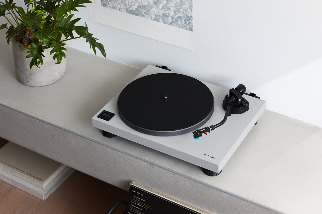 Technics SL-40CBT turntable, black top view
