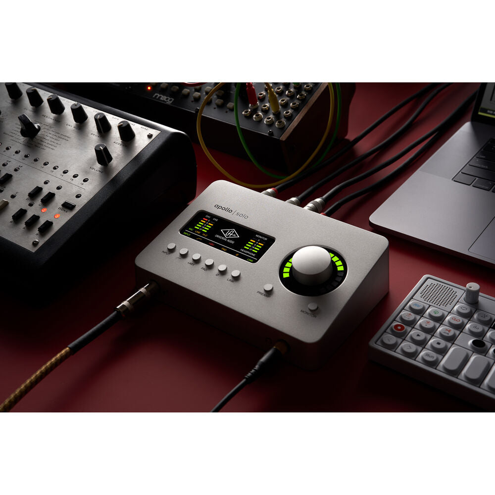 Universal Audio Apollo Solo Thunderbolt (Heritage Edition), audio interfaces, lifestyle