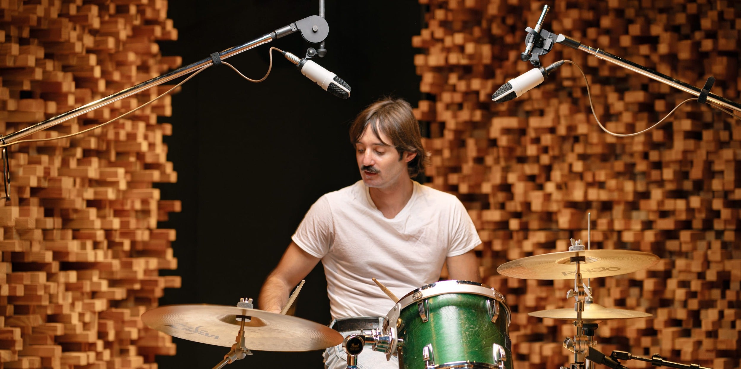 Universal Audio SC-1 condenser microphone.